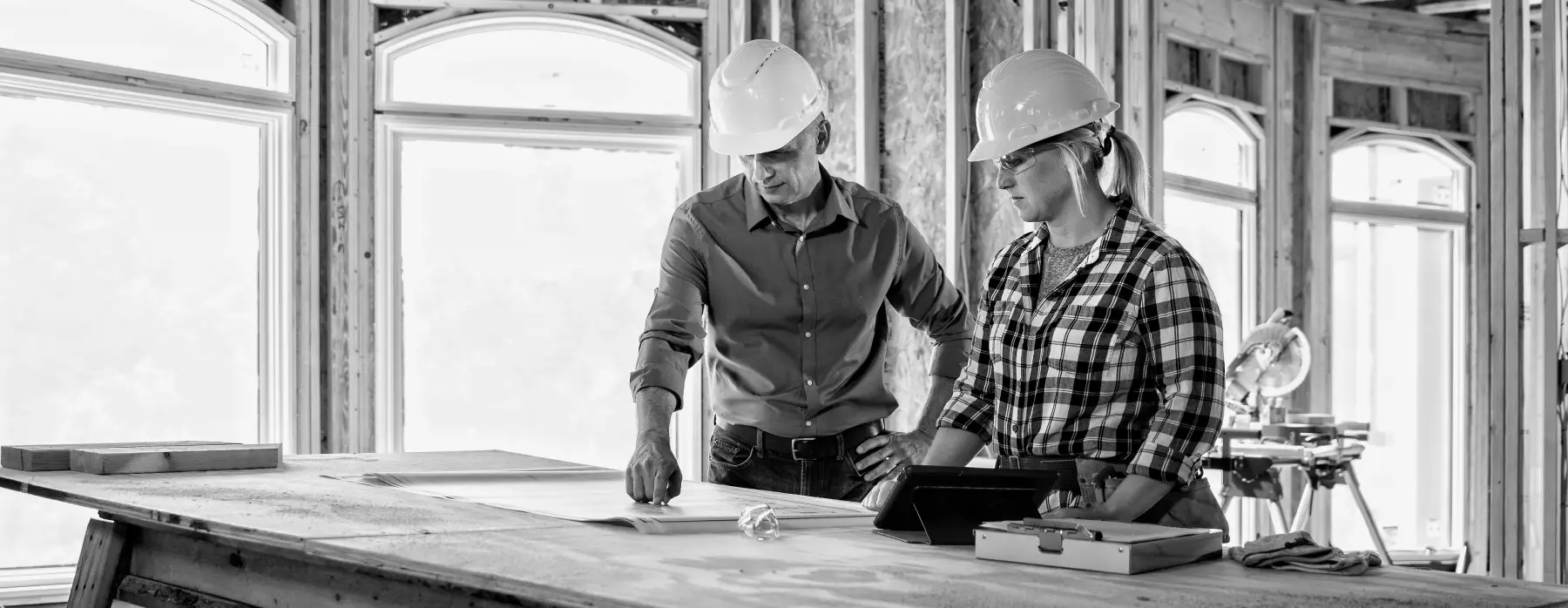 Construction worker and agent in jobsite